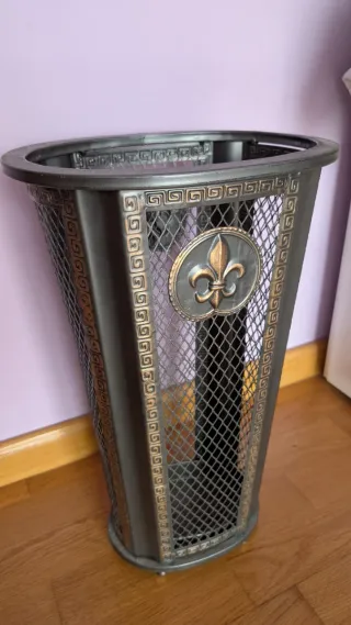 Paragüero de metal con diseño Fleur de Lis