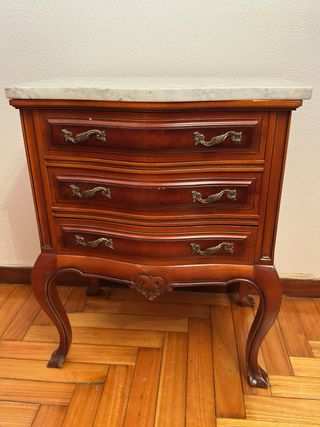 Mesitas de noche y cómoda estilo clásico francés