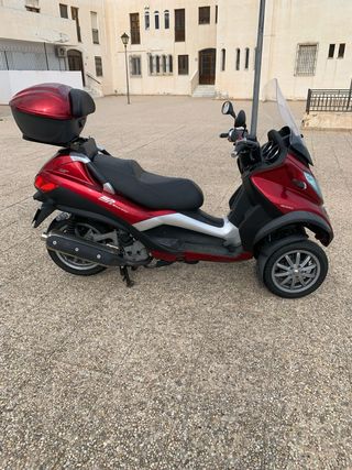 Piaggio MP3 400 LT - Carnet Coche