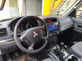 Mitsubishi Montero 2006