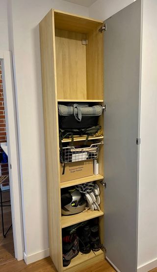 Armario alto con espejo y baldas