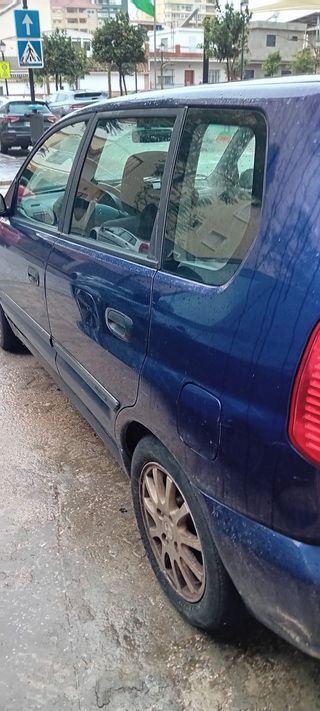 Mitsubishi Space Star 2004