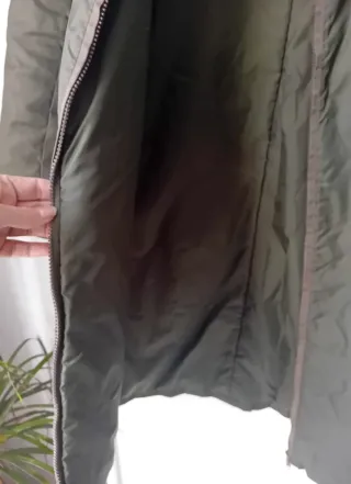 Abrigo impermeable verde Zara