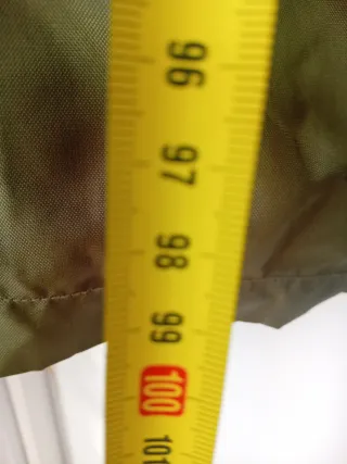 Abrigo impermeable verde Zara