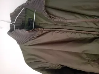 Abrigo impermeable verde Zara