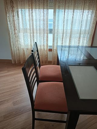 Mesa comedor y 4 sillas