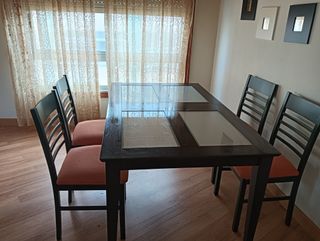Mesa comedor y 4 sillas
