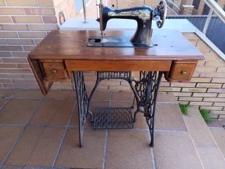 Máquina de coser Singer antigua