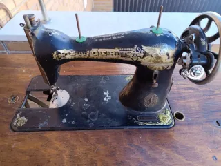 Máquina de coser Singer antigua