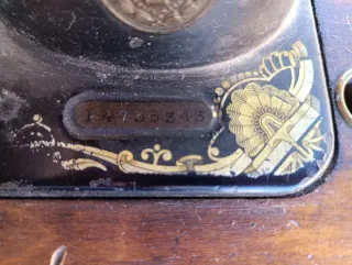 Máquina de coser Singer antigua