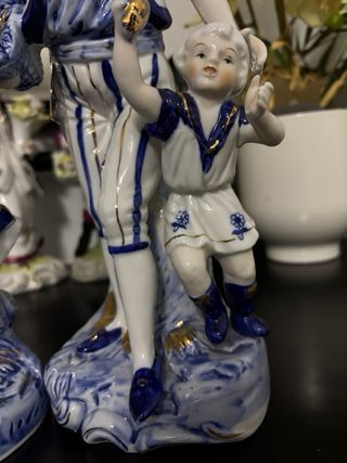Figuras de porcelana familia azul y blanco