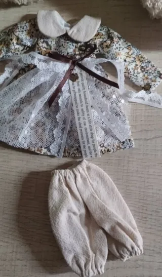 Conjunto Blythe: Vestido, Pantalón y Gorro