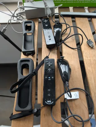 Nintendo Wii + Balance Board + Mandos