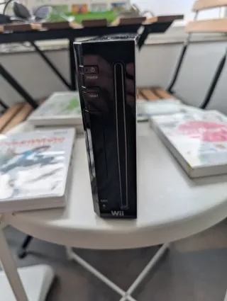 Nintendo Wii + Balance Board + Mandos