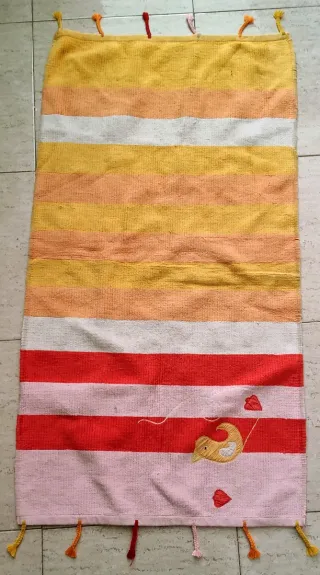 Alfombra infantil Ikea rayas y patito