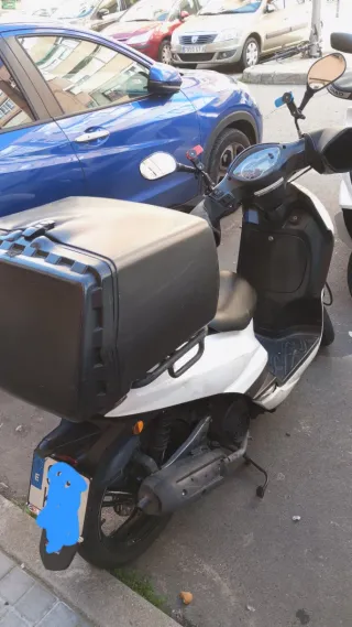 Peugeot Tweet 125cc Scooter Blanca