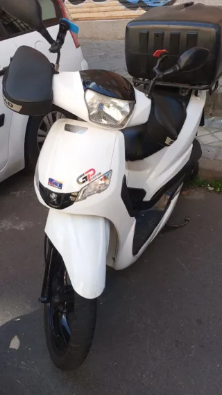 Peugeot Tweet 125cc Scooter Blanca