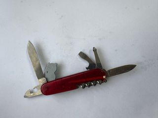 Navaja Victorinox Roja Transparente con linterna