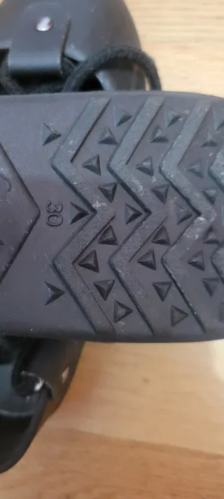 Abarcas negras con Calcetines