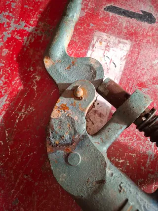 Remachadora industrial antigua