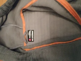 Sudadera gris con cremallera naranja