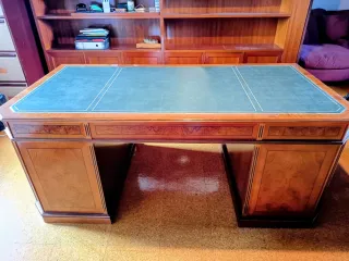 Scrivania in legno massello e pelle