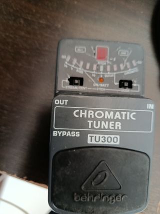 Behringer TU300 Afinador Cromático Pedal