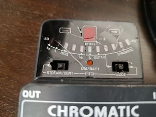 Behringer TU300 Afinador Cromático Pedal
