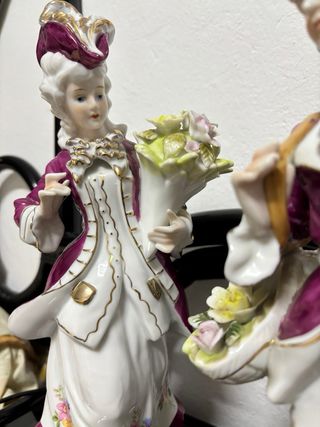 Figuras de porcelana pareja estilo rococó