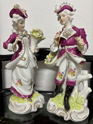 Figuras de porcelana pareja estilo rococó