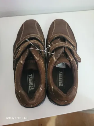 Zapatos Paredes Marrones Velcro