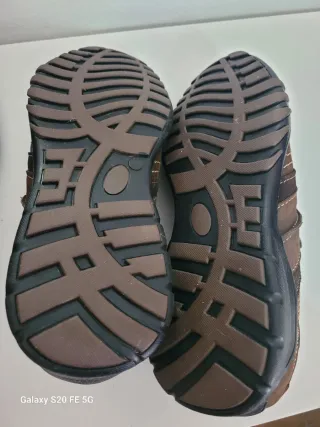 Zapatos Paredes Marrones Velcro