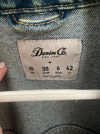 Chaqueta vaquera con perlas