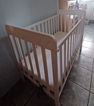 Cuna bebé de madera