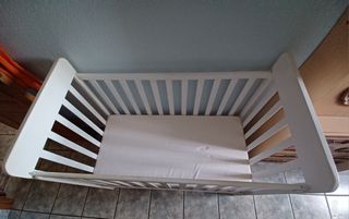 Cuna bebé de madera