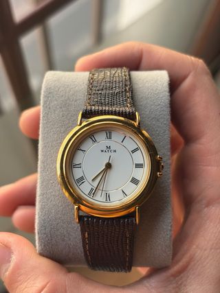 Reloj M Watch Dorado
