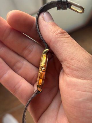 Reloj M Watch Dorado