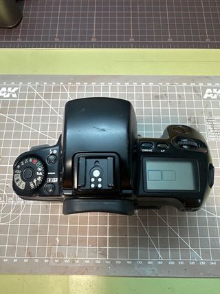 Cámara analógica Canon EOS 100