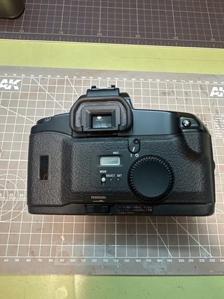 Cámara analógica Canon EOS 100