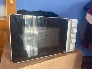 Microondas Cecotec ProClean 3110 Grill, de un año