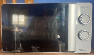 Microondas Cecotec ProClean 3110 Grill, de un año