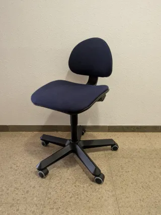 Mesa para ordenador con ruedas + silla