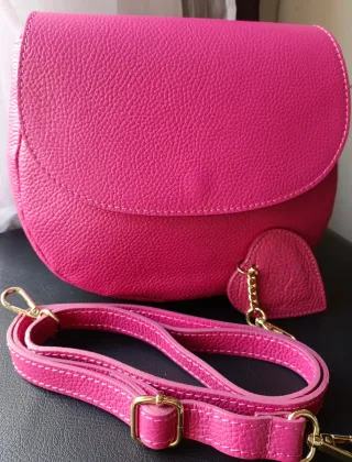 Borsa pelle martellata fucsia tracolla