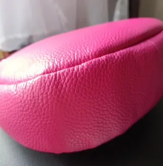 Borsa pelle martellata fucsia tracolla