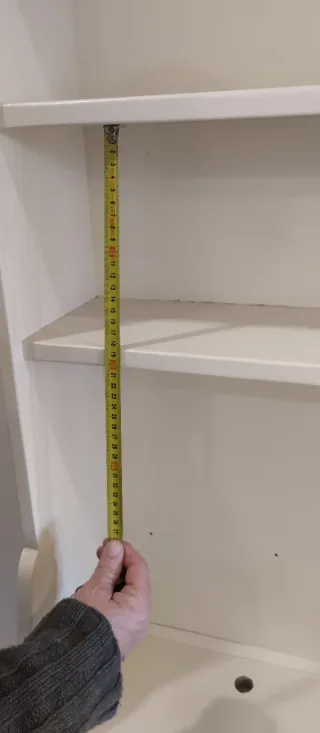 Mueble de ordenador  de DM lacado en blanco roto