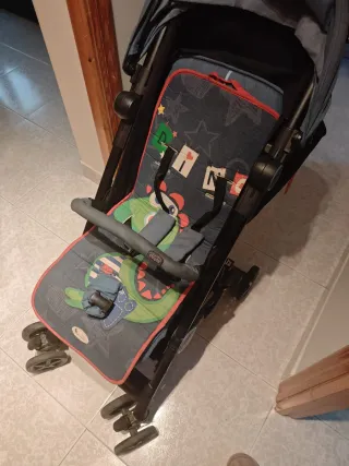 Silla de paseo plegable.