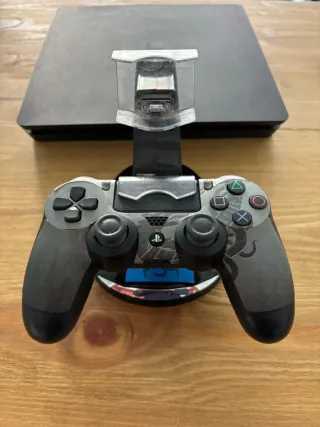 Consola PS4 Slim Negra + 6 Juegos