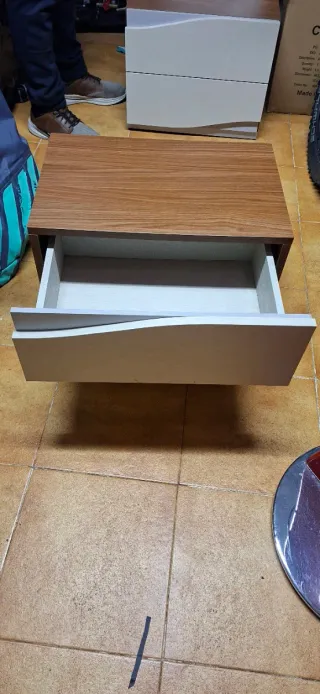 2 Mesitas de Noche 2 Cajones. En Badalona