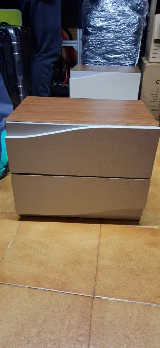 2 Mesitas de Noche 2 Cajones. En Badalona