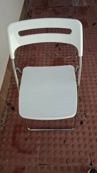 Silla plegable naranja, blanca